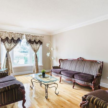 Beautiful Home 4 Bed, 3 Bath, Garage, Backyard! Миссиссага Экстерьер фото