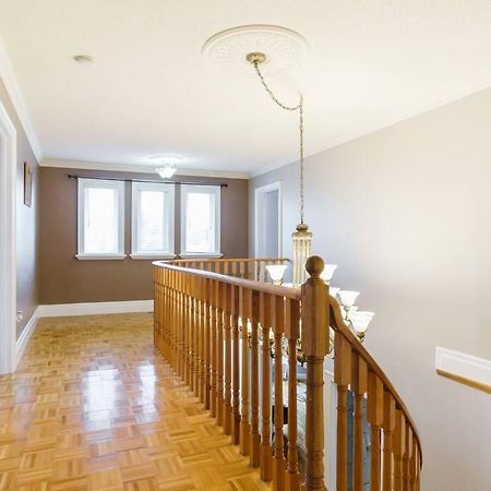 Beautiful Home 4 Bed, 3 Bath, Garage, Backyard! Миссиссага Экстерьер фото