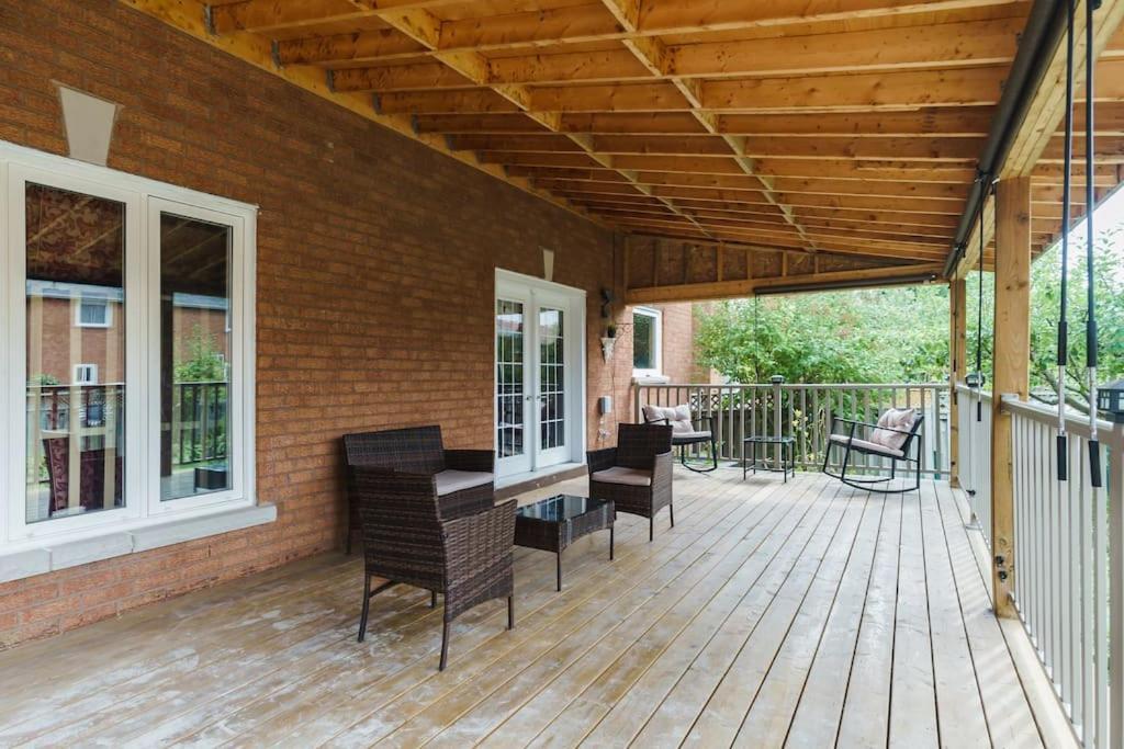 Beautiful Home 4 Bed, 3 Bath, Garage, Backyard! Миссиссага Экстерьер фото