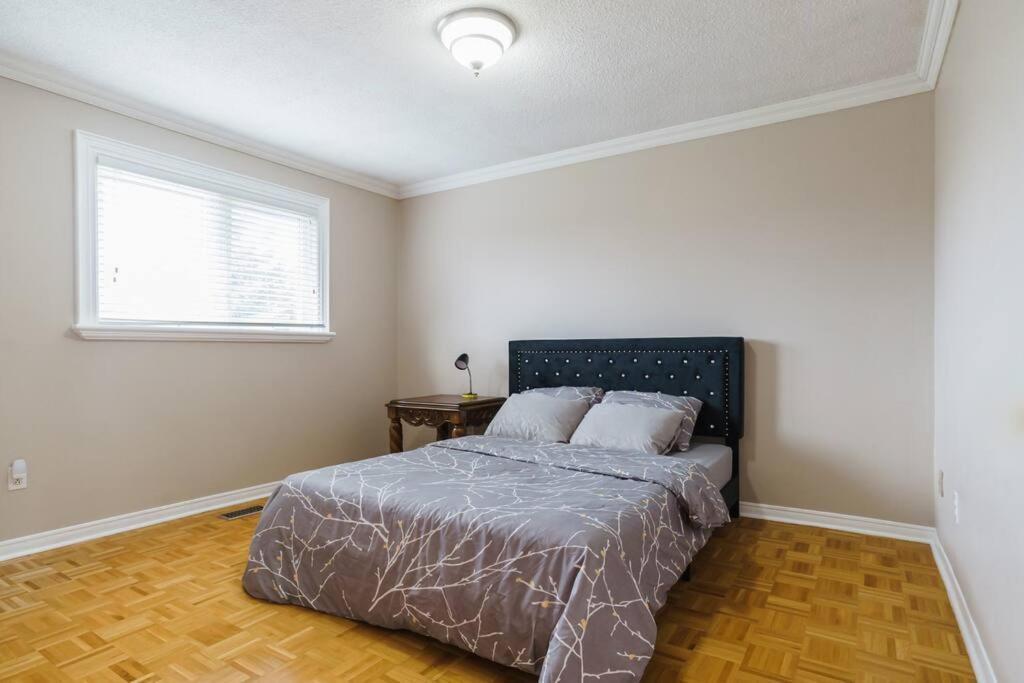 Beautiful Home 4 Bed, 3 Bath, Garage, Backyard! Миссиссага Экстерьер фото