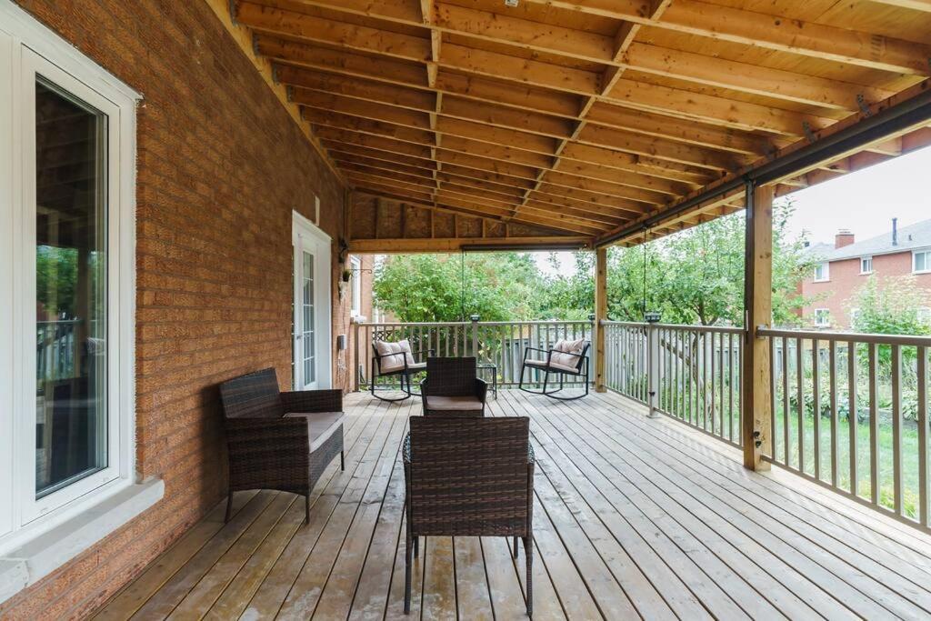 Beautiful Home 4 Bed, 3 Bath, Garage, Backyard! Миссиссага Экстерьер фото