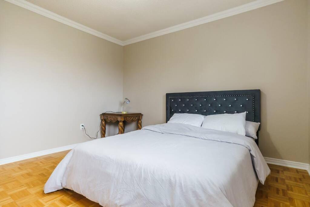 Beautiful Home 4 Bed, 3 Bath, Garage, Backyard! Миссиссага Экстерьер фото