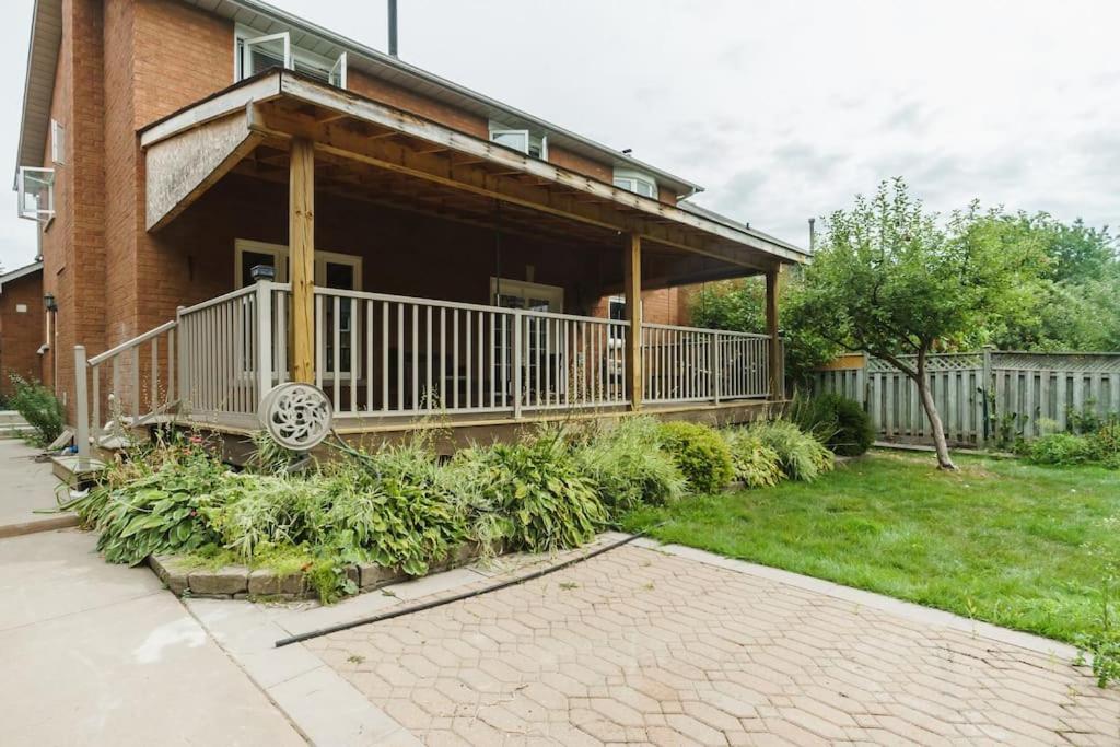 Beautiful Home 4 Bed, 3 Bath, Garage, Backyard! Миссиссага Экстерьер фото
